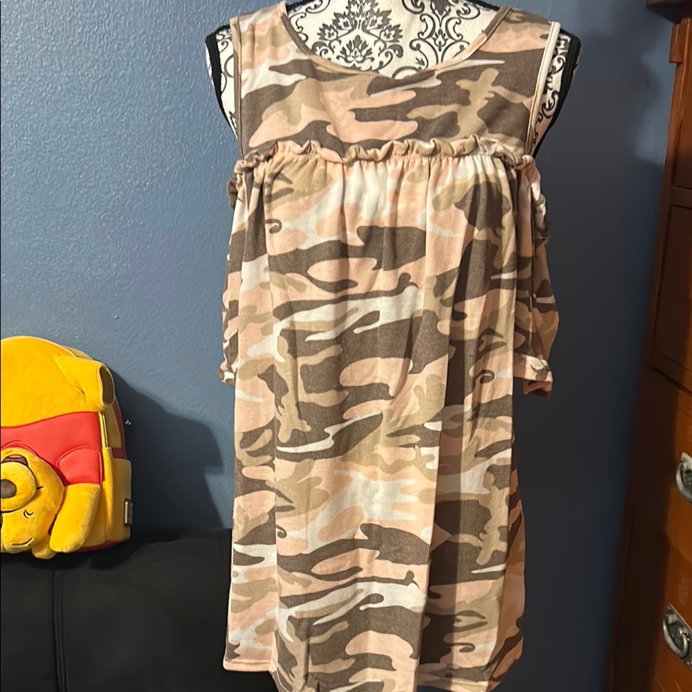 Camouflage cold shoulder Top